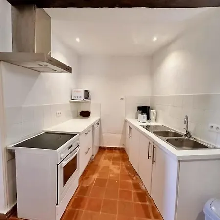 Prázdninový dům House With Garden And View Ideal Location In For 6 People