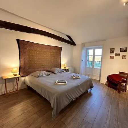 House With Garden And View Ideal Location In For 6 People