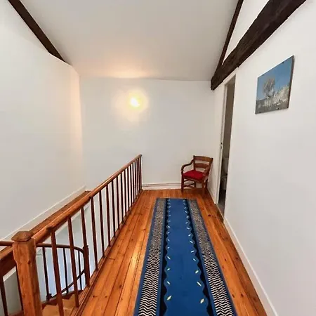 Prázdninový dům House With Garden And View Ideal Location In For 6 People